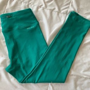 BF ⚡️ NWOT! Nike dry fit capri